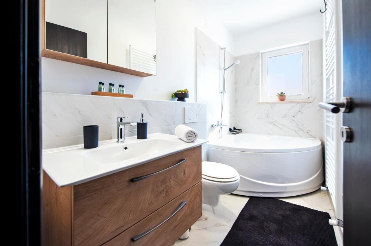 Apartment Miral โรวินสโก เซโล ภายนอก รูปภาพ